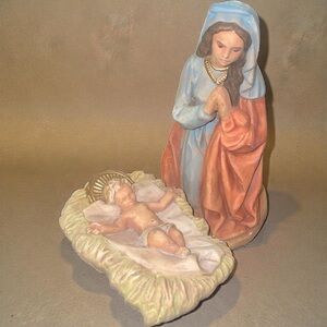 VTG 1970s Ceramic Nativity set of the Virgin Mary & Baby Jesus HandPainted 8”x6”